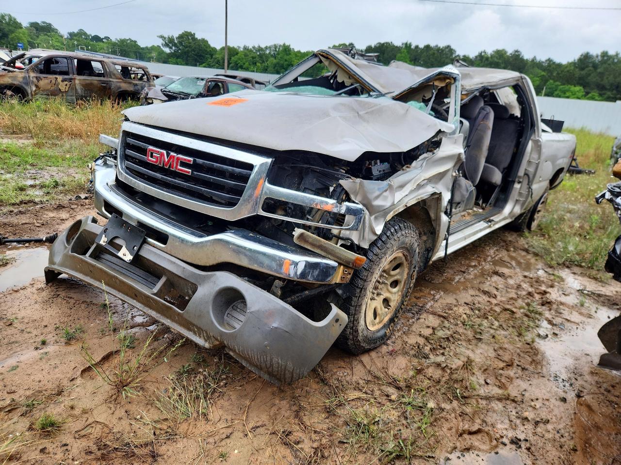Salvage GMC Sierra Image
