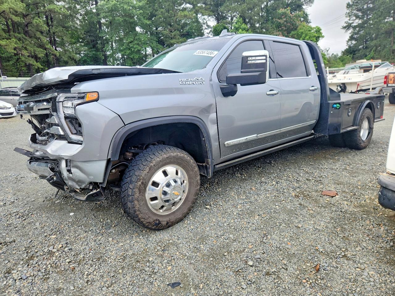 Salvage Chevrolet Silverado Image
