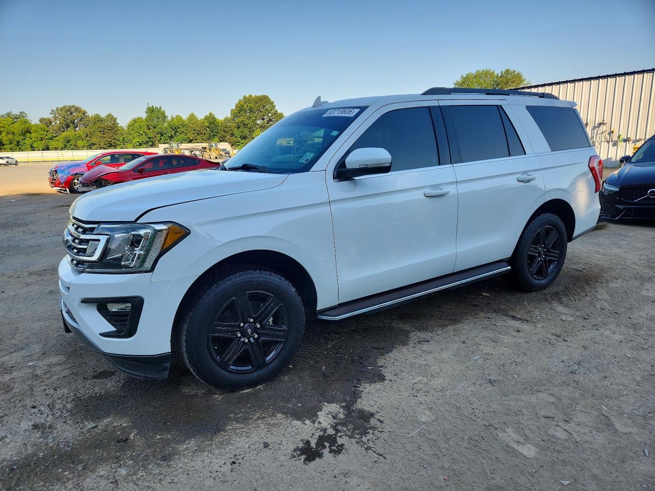 Salvage Ford Expedition Image