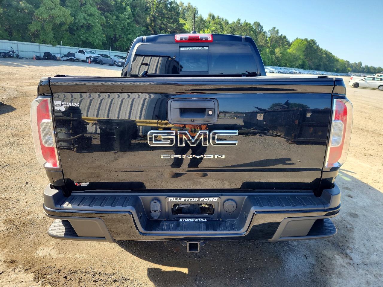 GMC Canyon Elevation
