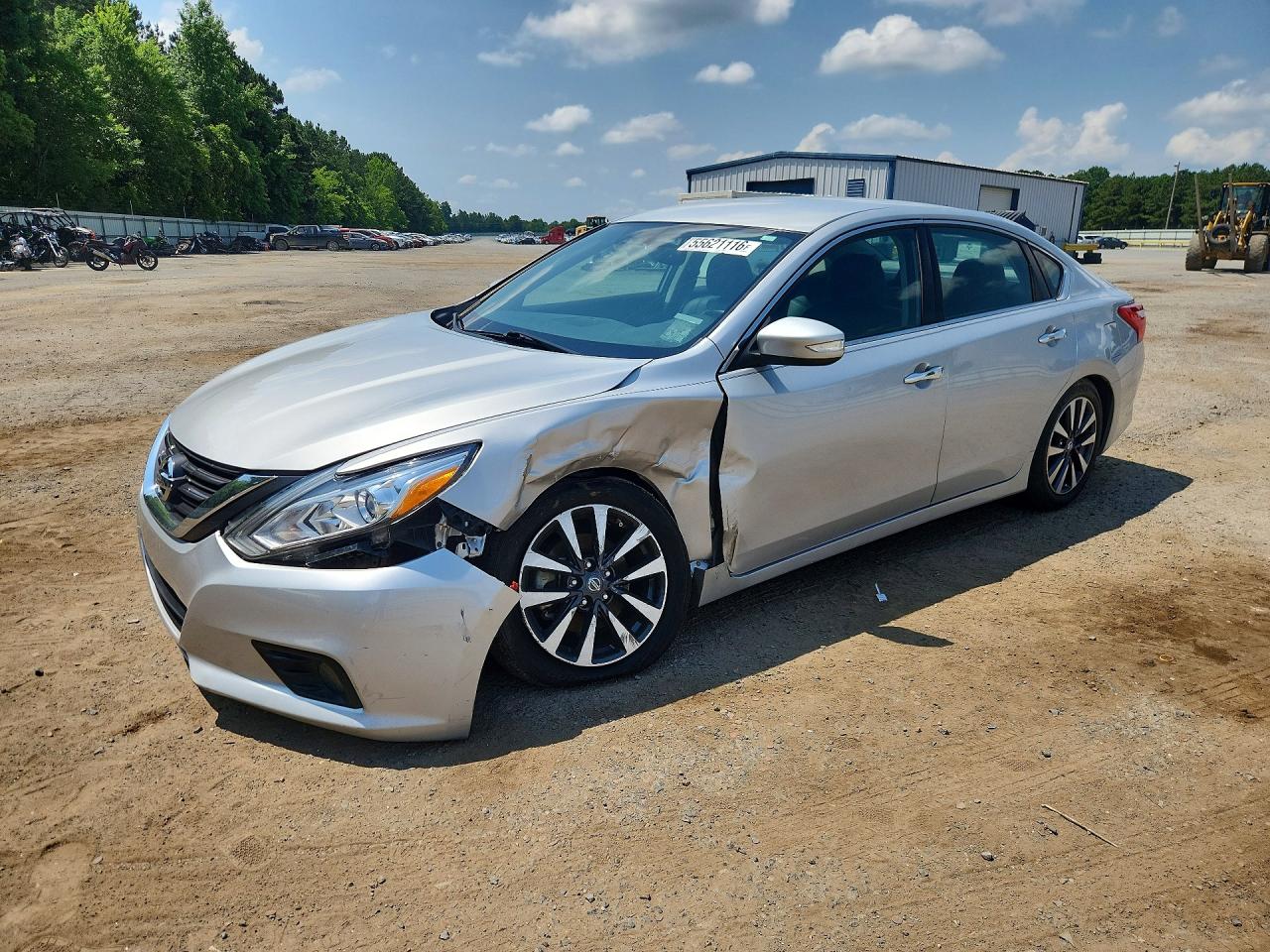 Salvage Nissan Altima Image