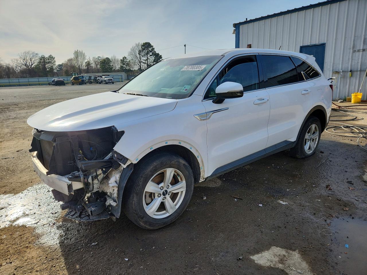 Salvage Kia Sorento Image