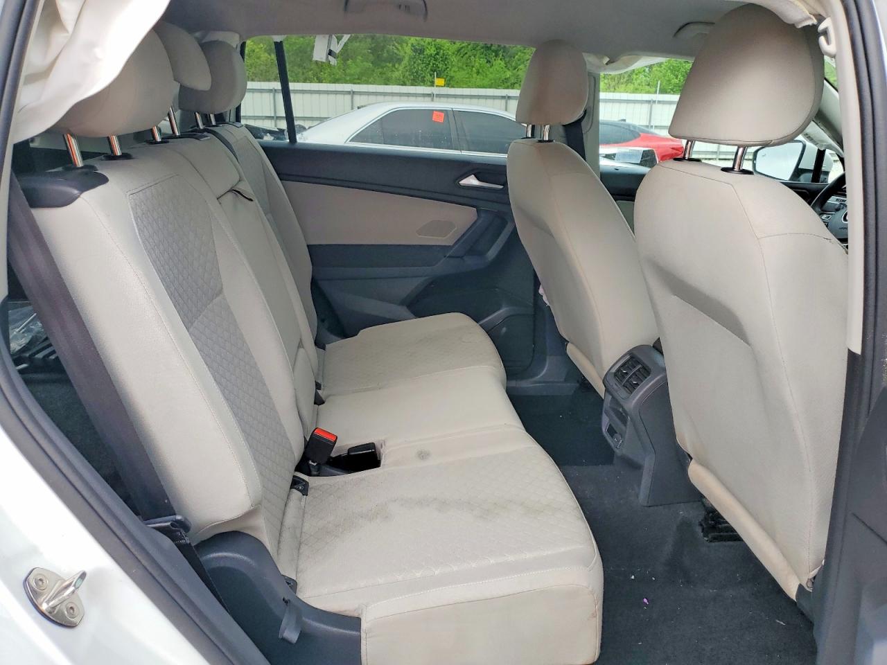Volkswagen Tiguan S