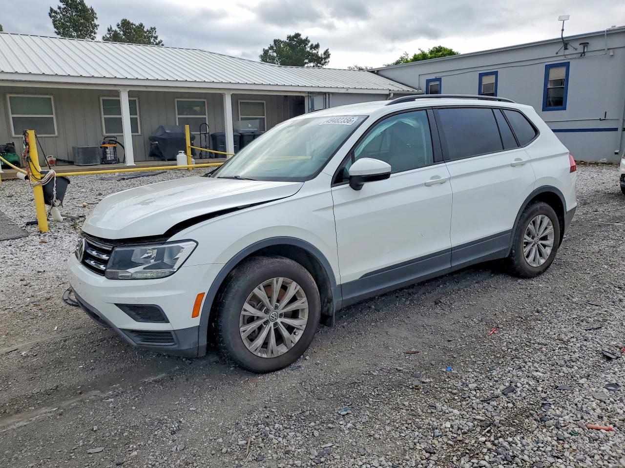 Salvage Volkswagen Tiguan Image