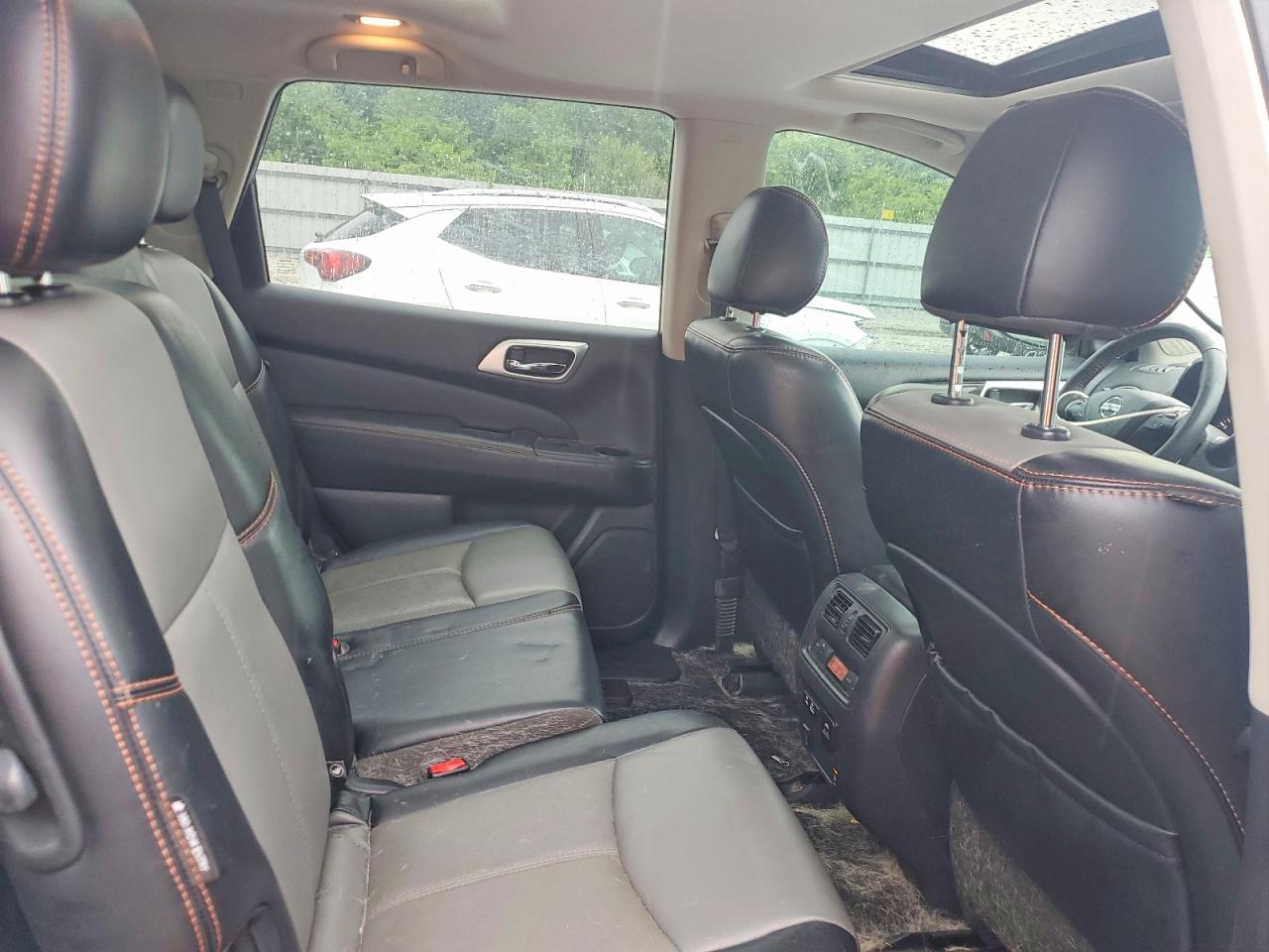 Nissan Pathfinder Sl