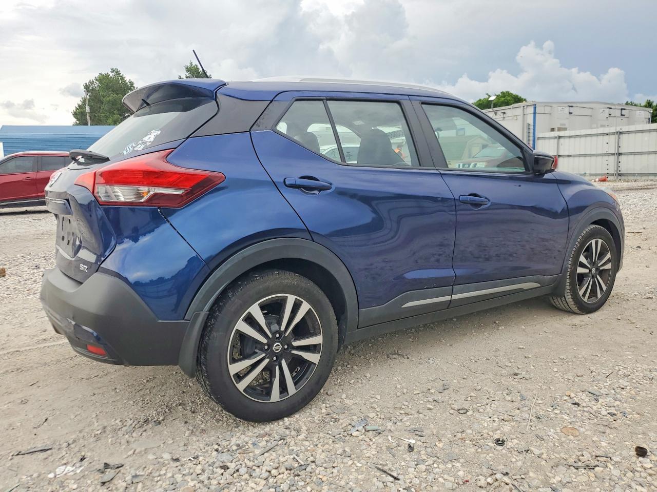 Nissan Kicks Sr