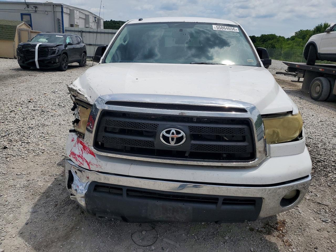 Toyota Tundra Crewmax Sr5