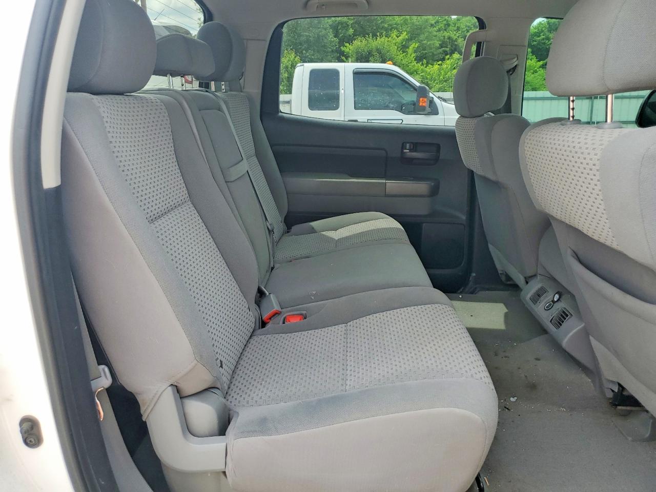 Toyota Tundra Crewmax Sr5