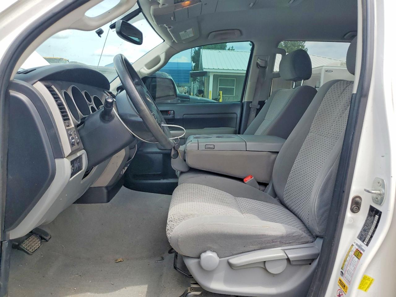 Toyota Tundra Crewmax Sr5