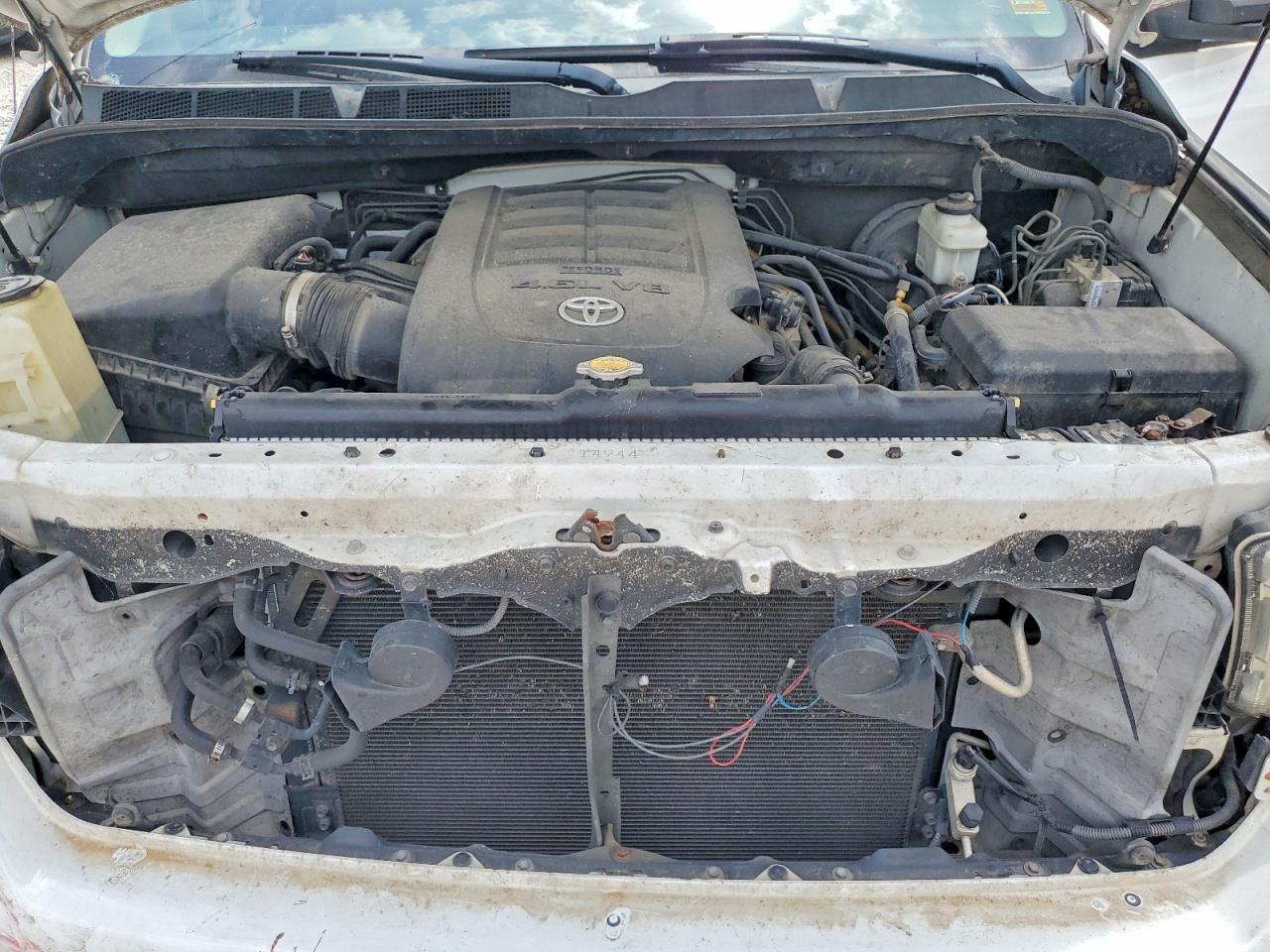 Toyota Tundra Crewmax Sr5