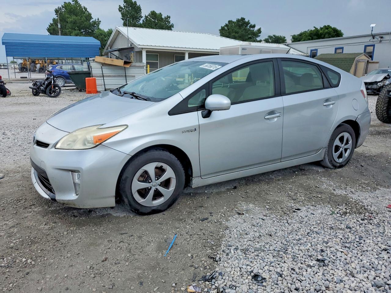 Salvage Toyota Prius Image