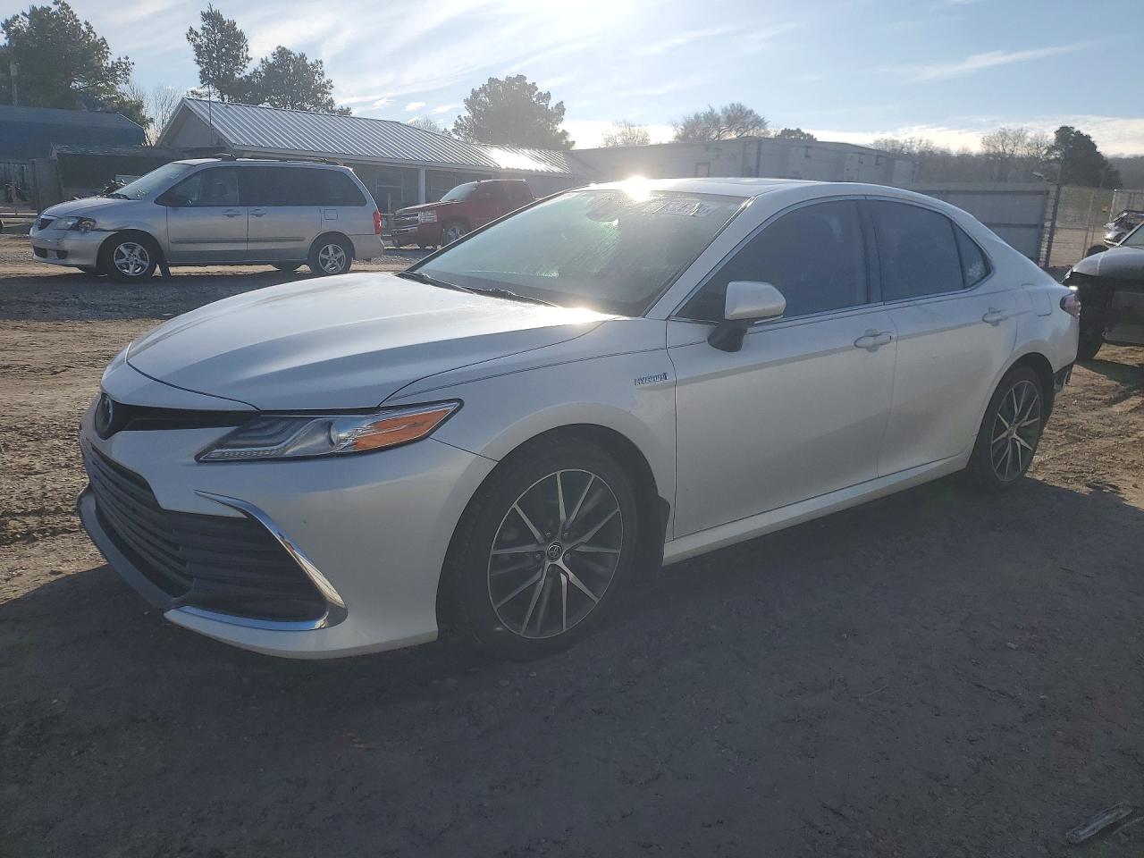 Salvage Toyota Camry Image
