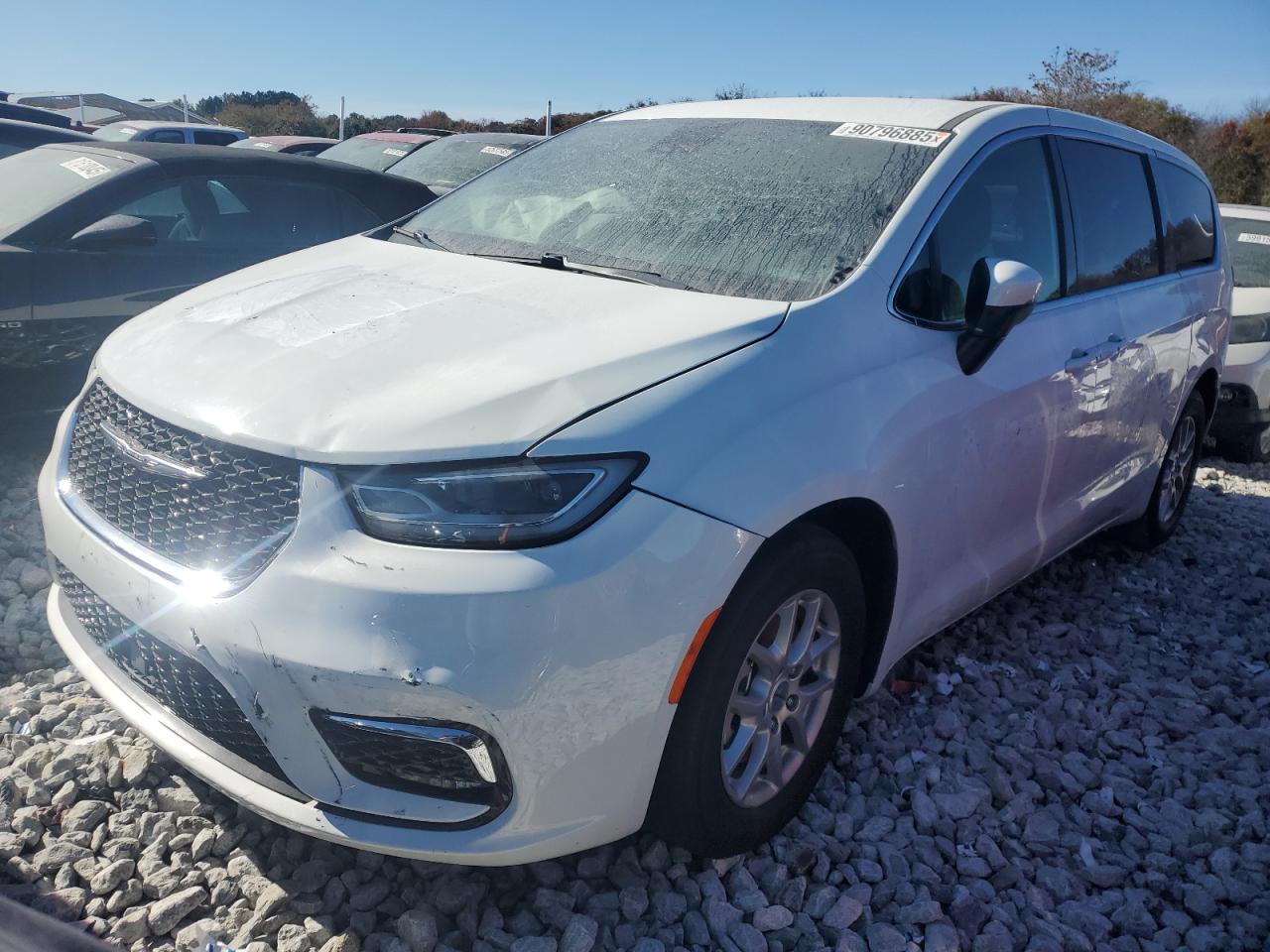 Salvage Chrysler Pacifica Image