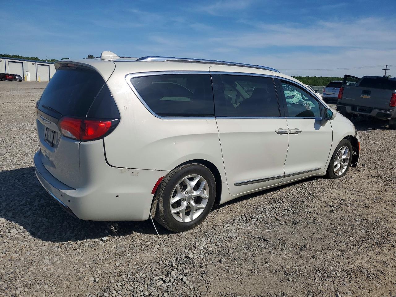 Chrysler Pacifica Touring L Plus