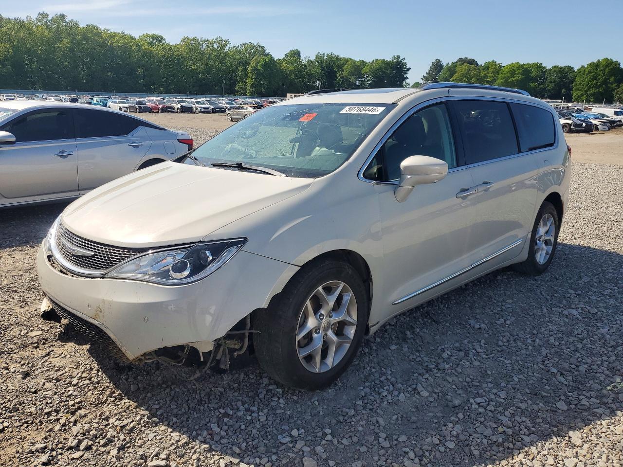 Salvage Chrysler Pacifica Image