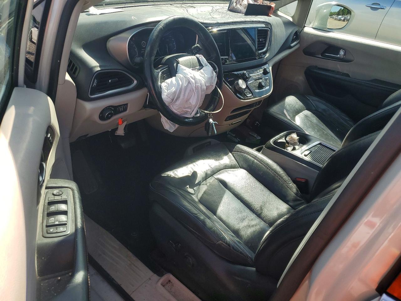 Chrysler Pacifica Touring L Plus