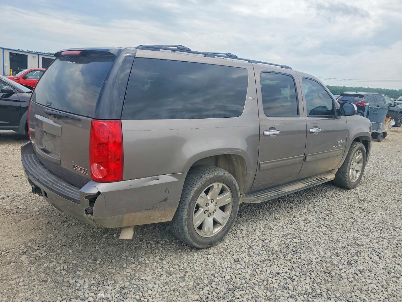GMC Yukon C1500 Slt