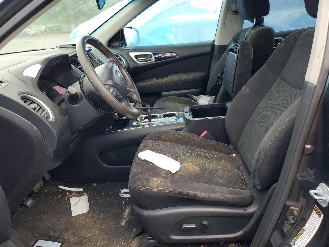Nissan Pathfinder Sv