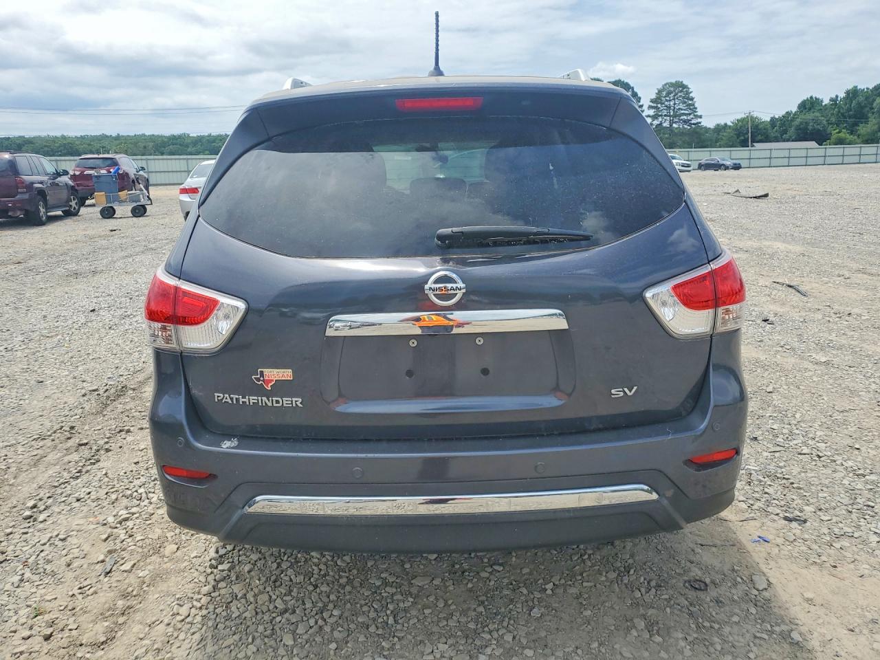 Nissan Pathfinder Sv