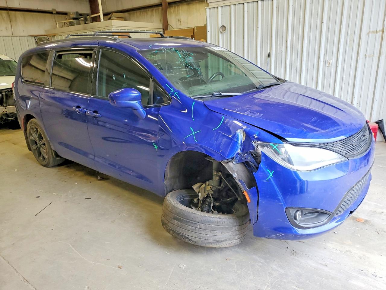 Chrysler Pacifica Touring
