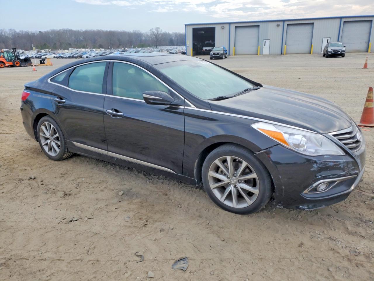Hyundai Azera Base