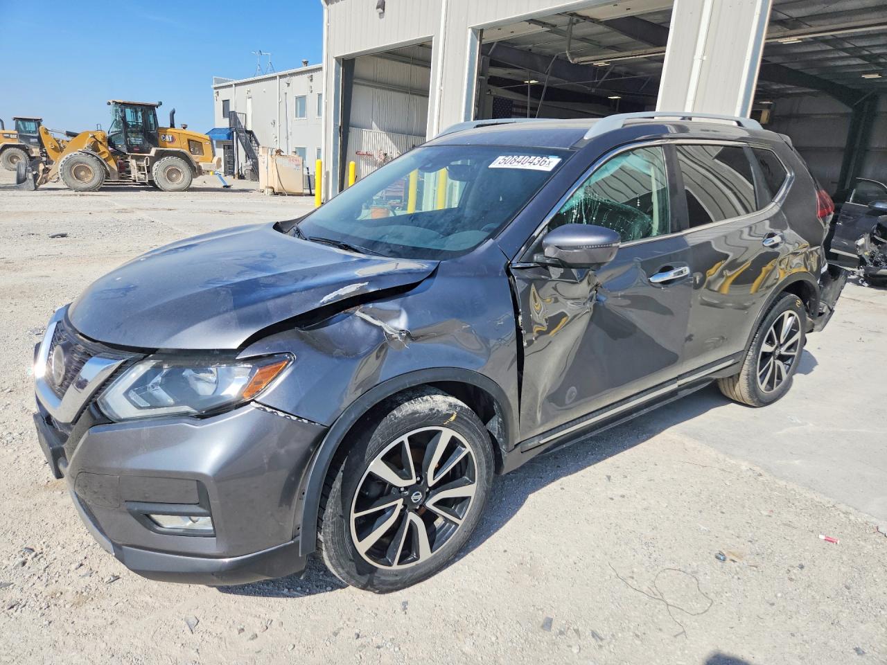 Salvage Nissan Rogue Image