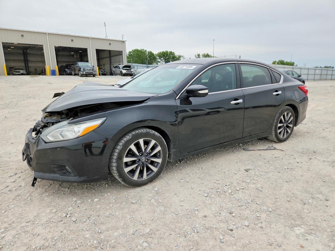 Salvage Nissan Altima Image