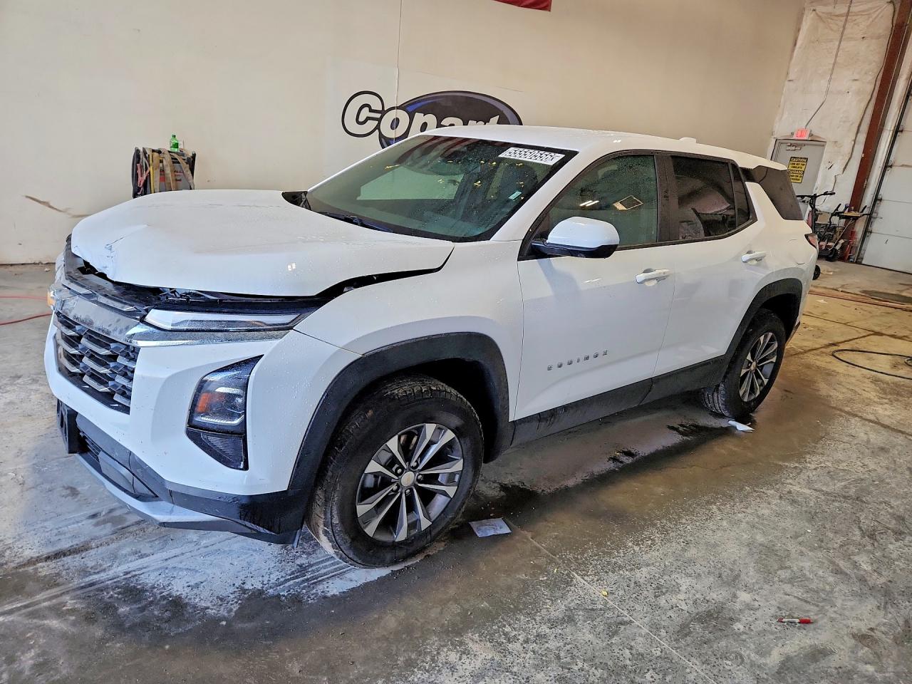 Salvage Chevrolet Equinox Image