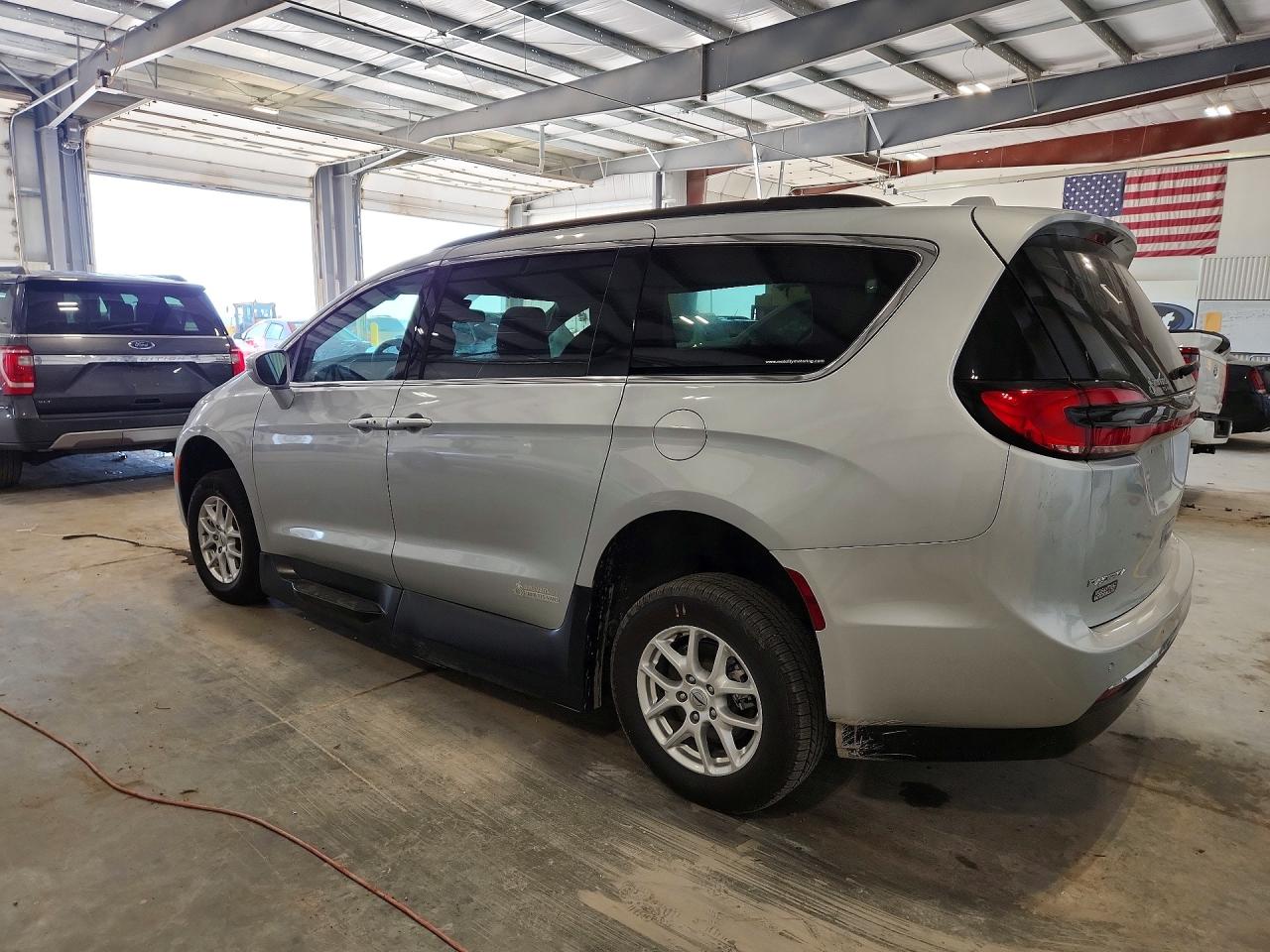 Chrysler Pacifica Touring L