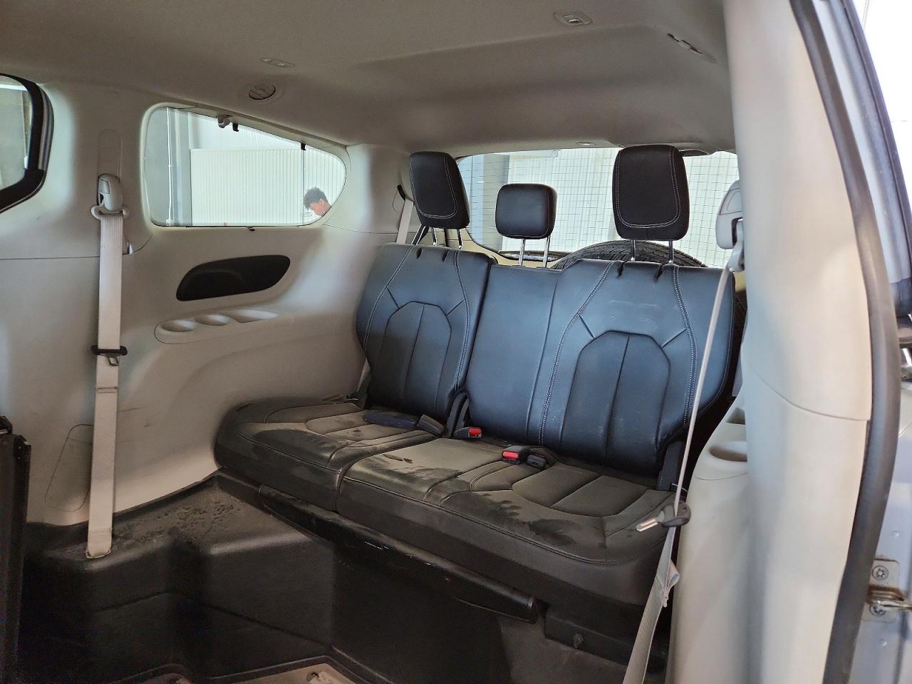Chrysler Pacifica Touring L