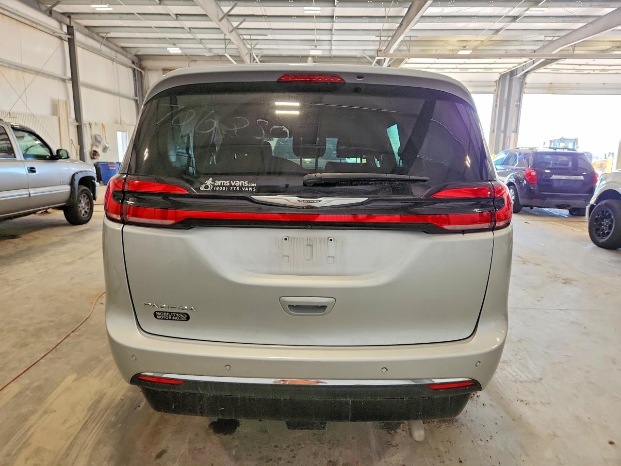 Chrysler Pacifica Touring L