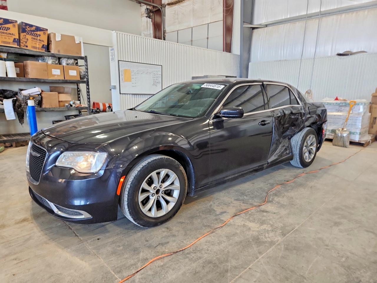 Salvage Chrysler 300 Image