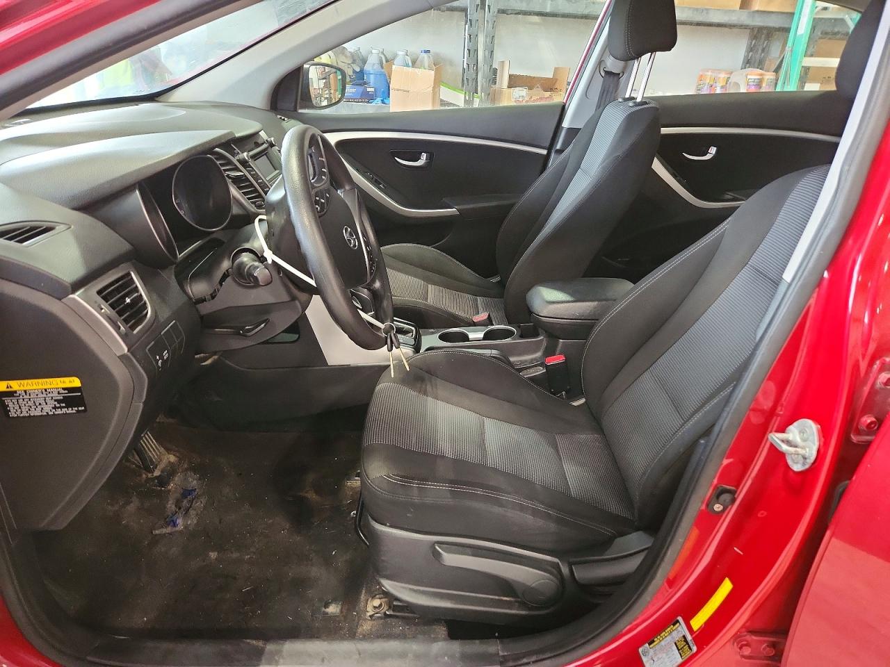 Hyundai ELANTRA Base