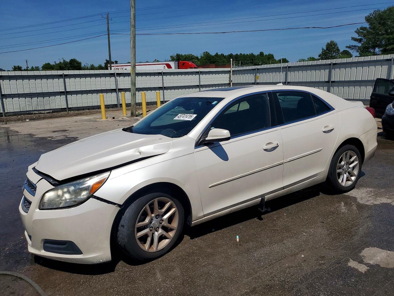 Salvage Chevrolet Malibu Image