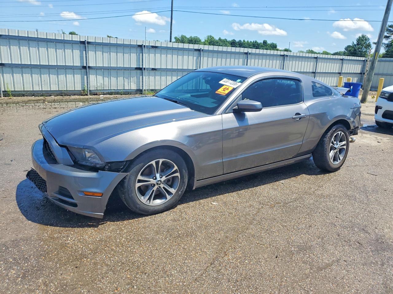 Salvage Ford Mustang Image