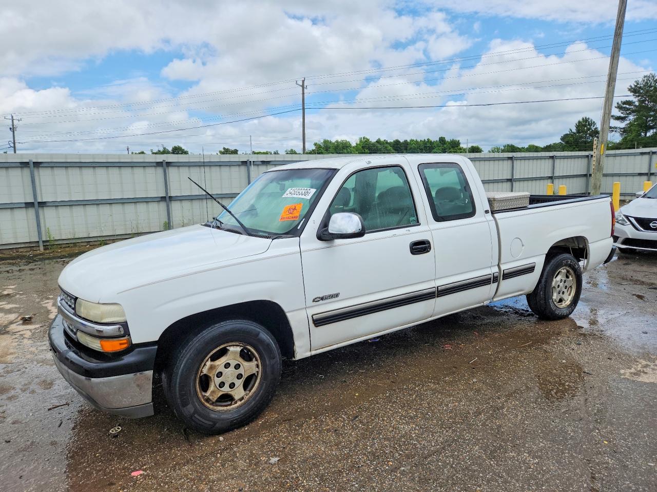 Salvage Chevrolet Silverado Image