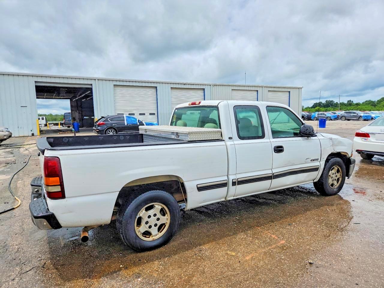 Chevrolet Silverado C1500