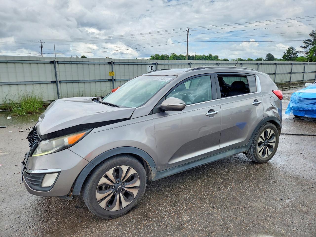 Salvage Kia Sportage Image