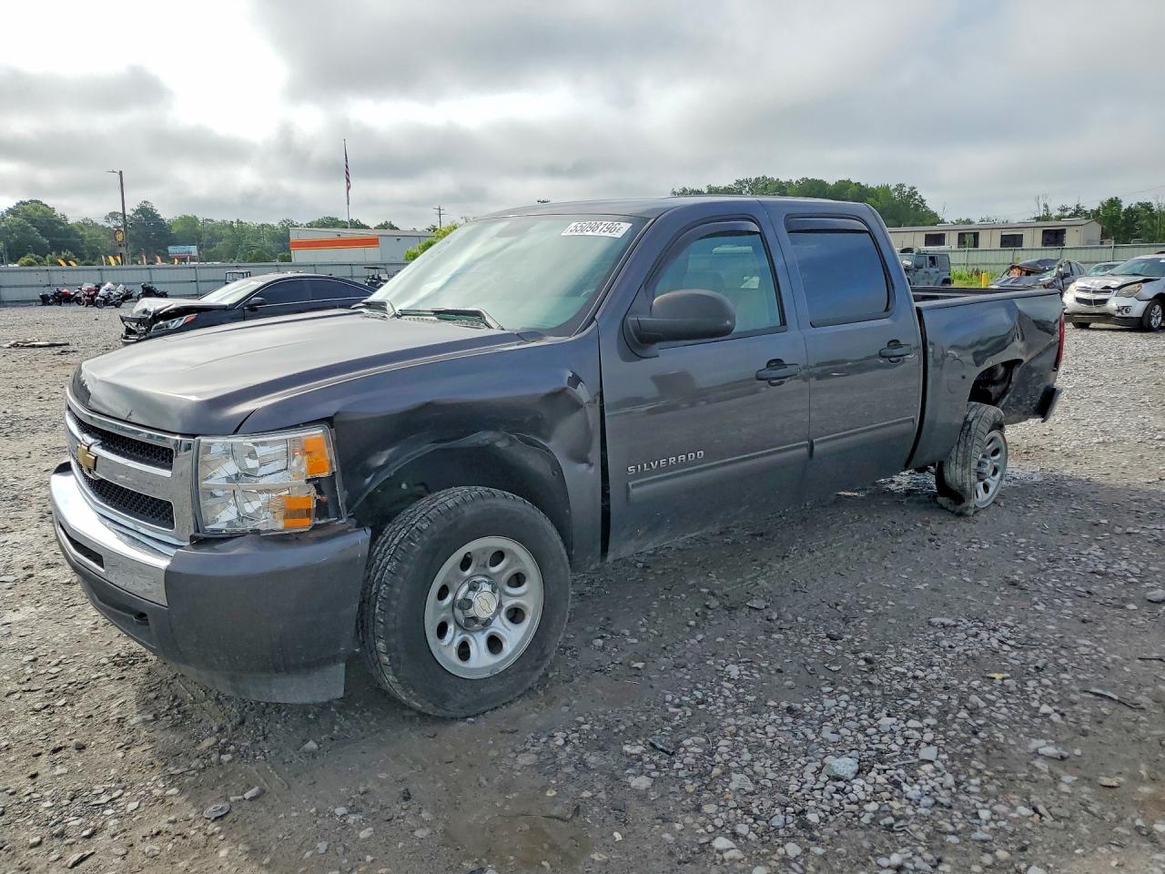 Salvage Chevrolet Silverado Image