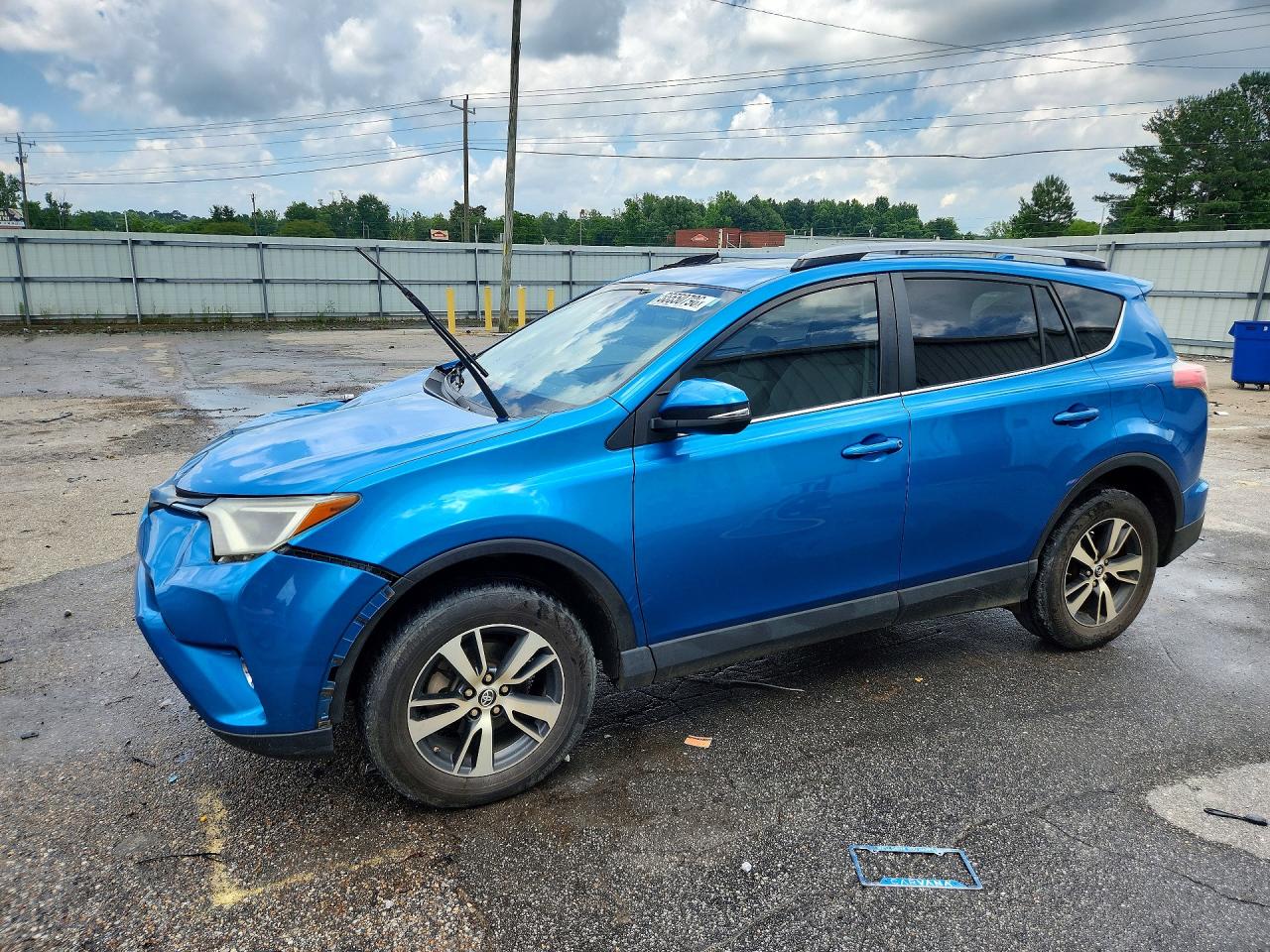 Salvage Toyota RAV4 Image