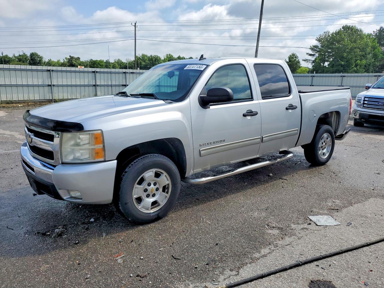 Salvage Chevrolet Silverado Image