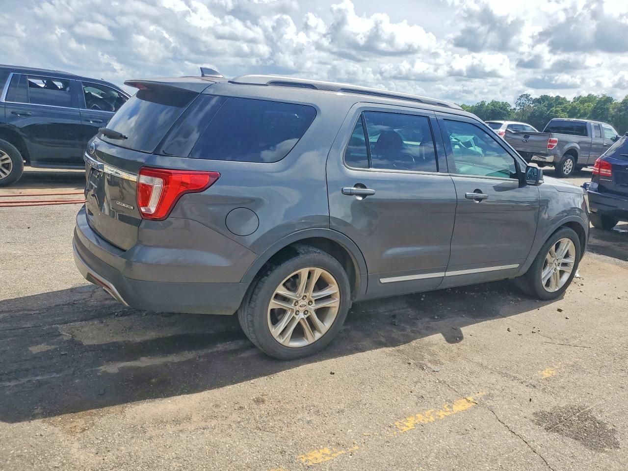 Ford Explorer Xlt