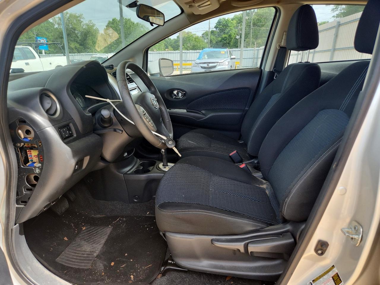 Nissan Versa Sv