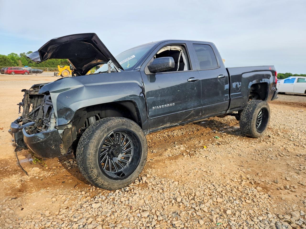 Salvage Chevrolet Silverado Image