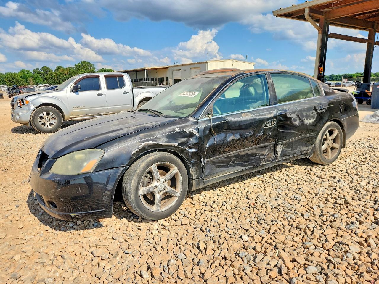 Salvage Nissan Altima Image