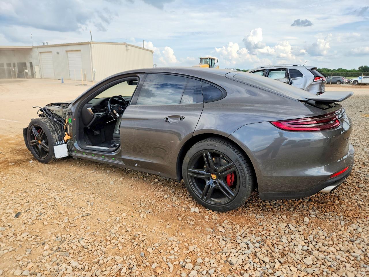 Porsche Panamera 2