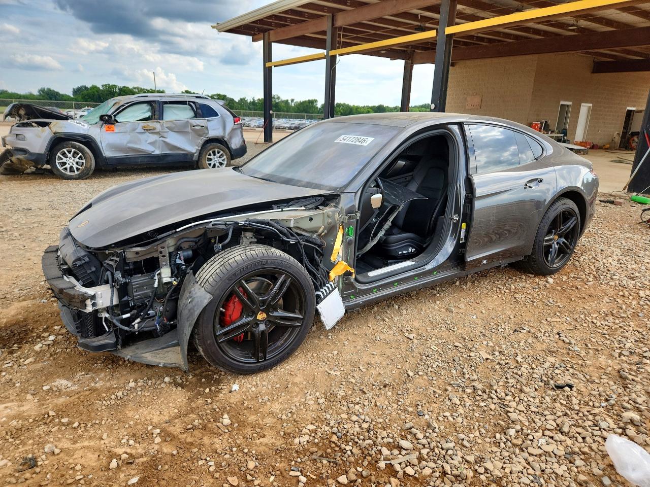 Salvage Porsche Panamera Image