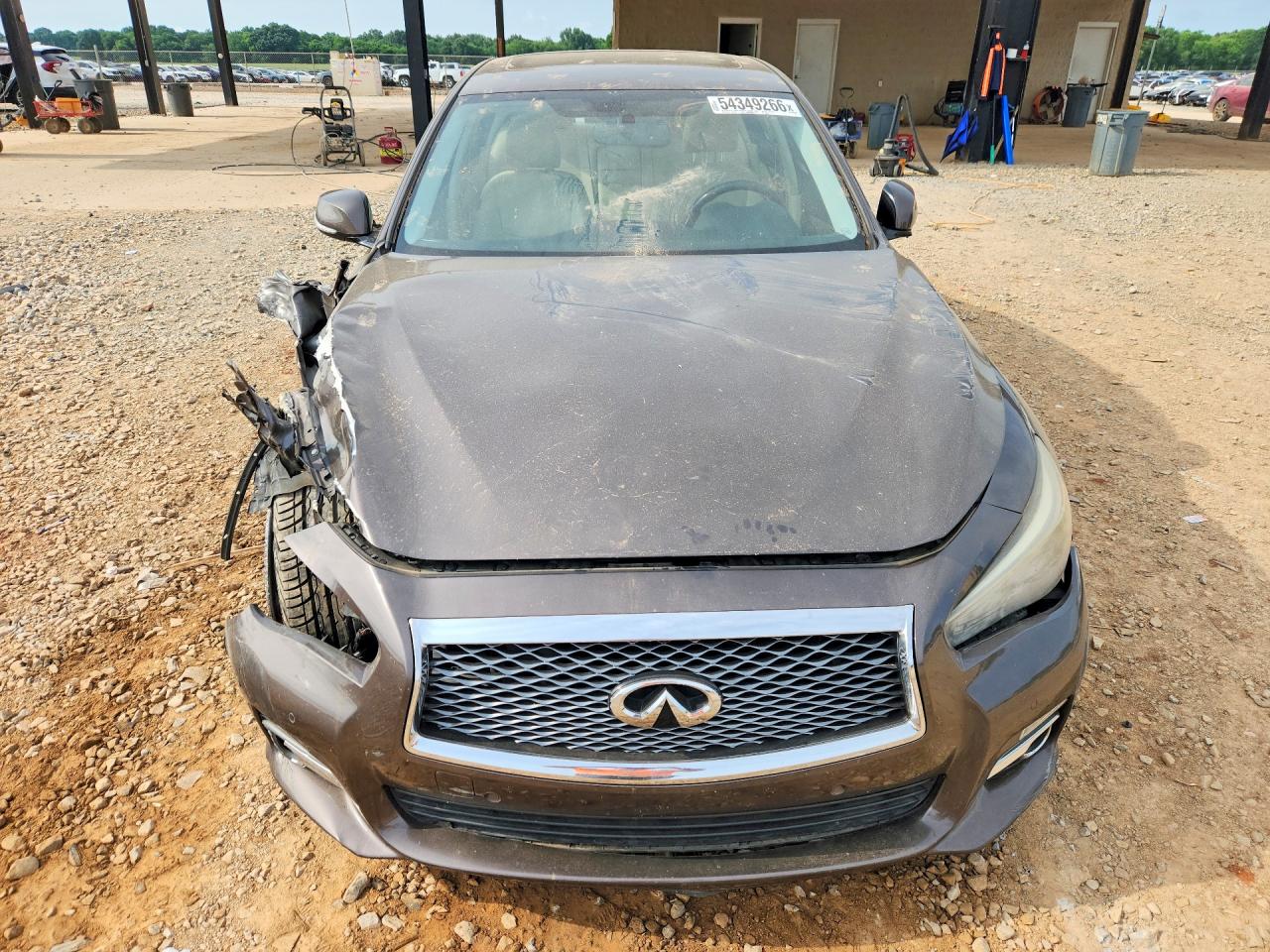 INFINITI Q50 Premium