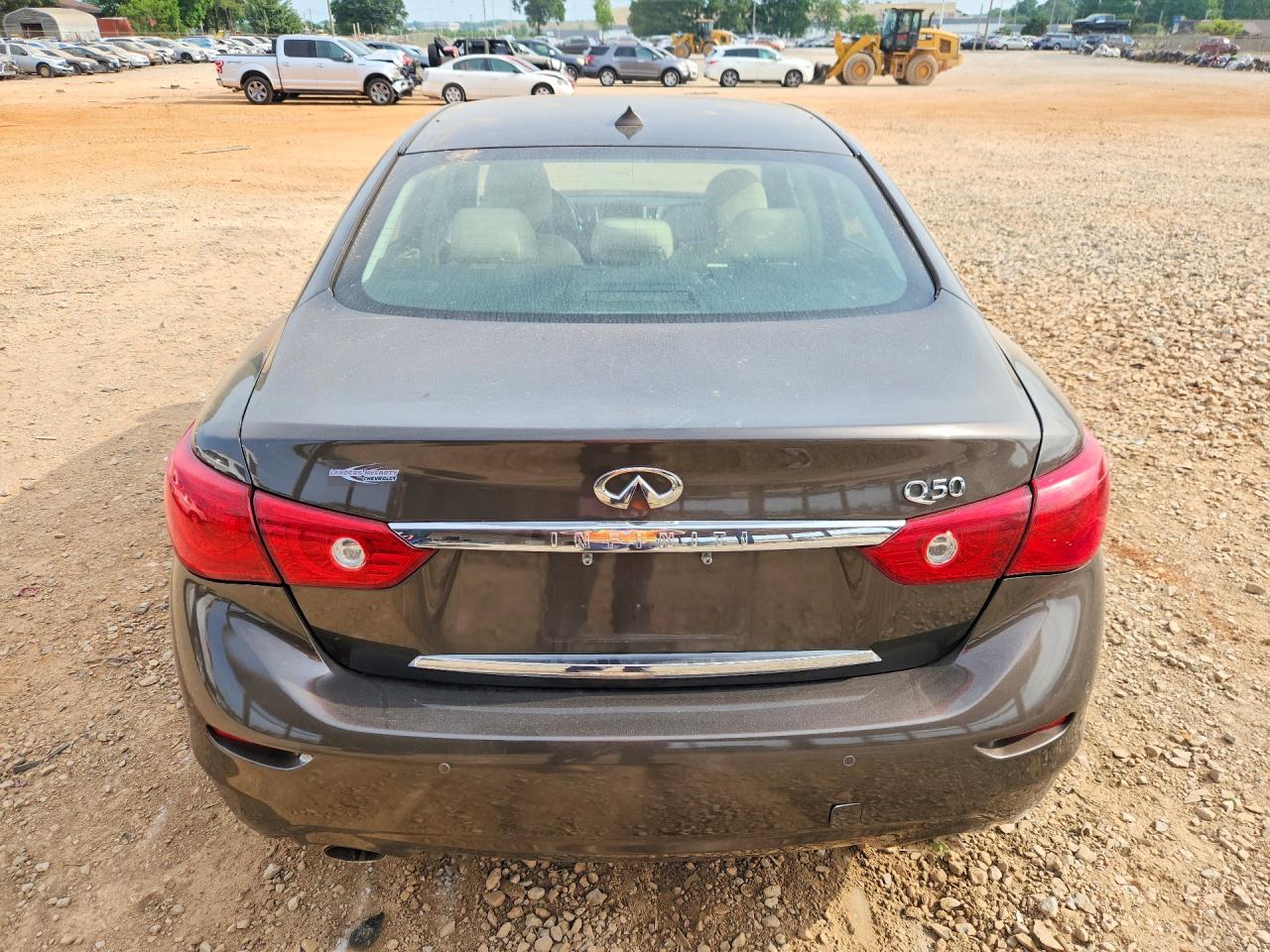 INFINITI Q50 Premium