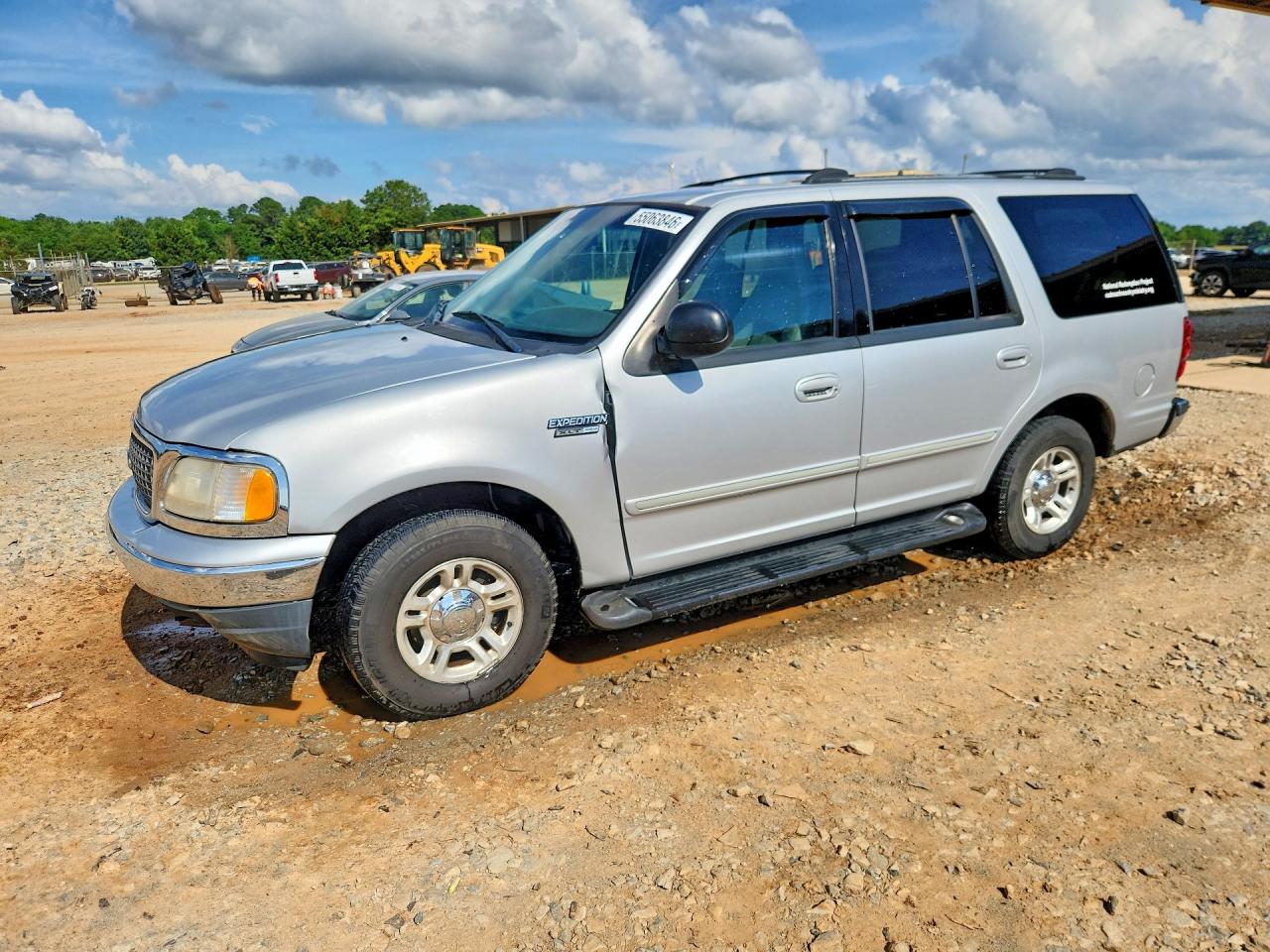 Salvage Ford Expedition Image